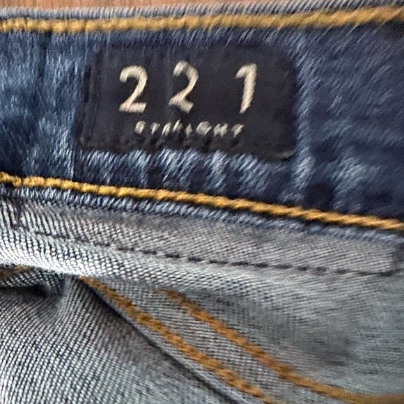 Lucky Brand Men’s 221 slim jeans. Size 38x30 - Picture 8 of 11